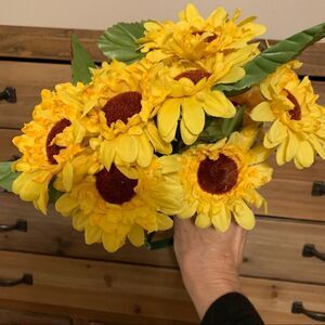 FAUX FLORAL Wired Bouquet